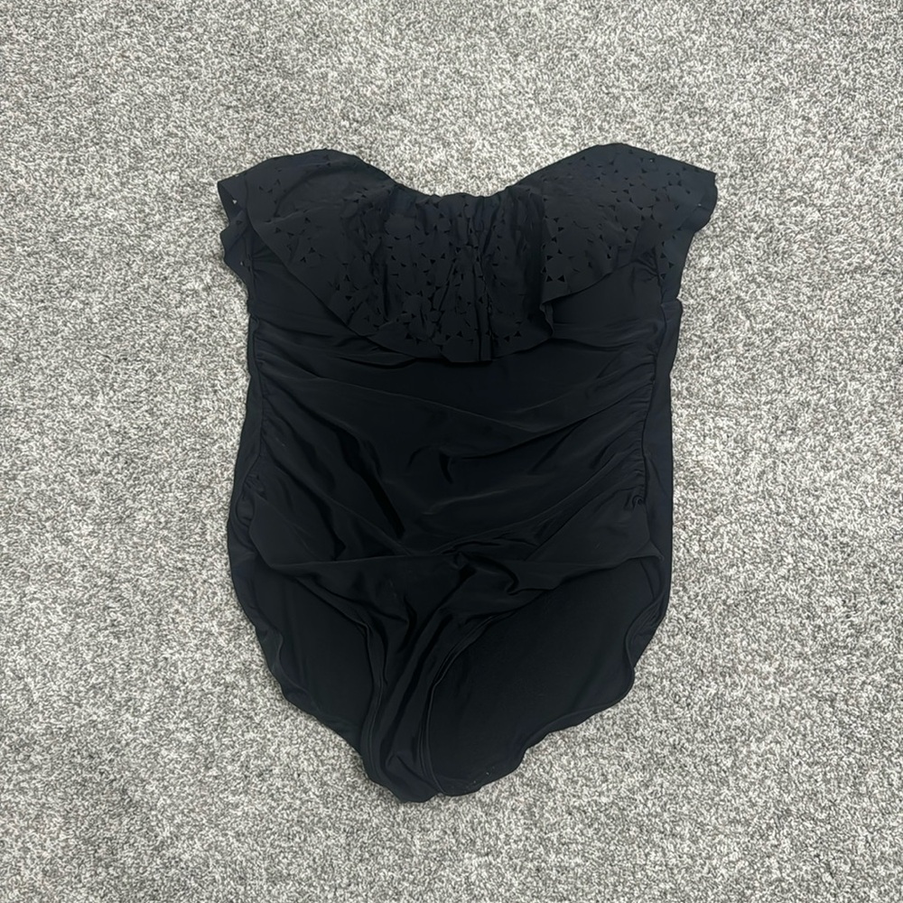 Strapless bathing suit